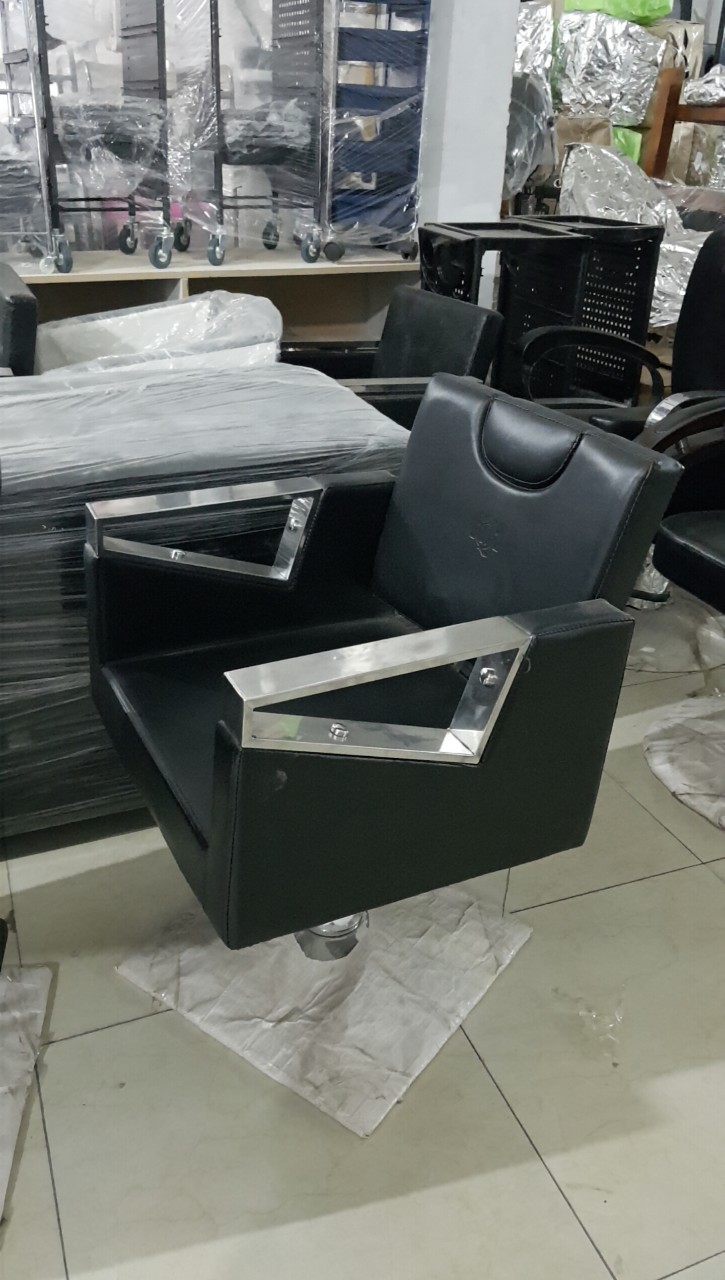 Ghế cắt tóc nam HQH 126N | MỸ PHẨM CẨM TÚ Ghế Cắt Tóc Nam Hqh 126N | Mỹ Phẩm Cẩm Tú
