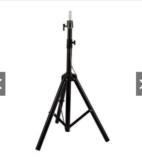 Chân Manoanh học cắt tóc đế 3 chân giữ