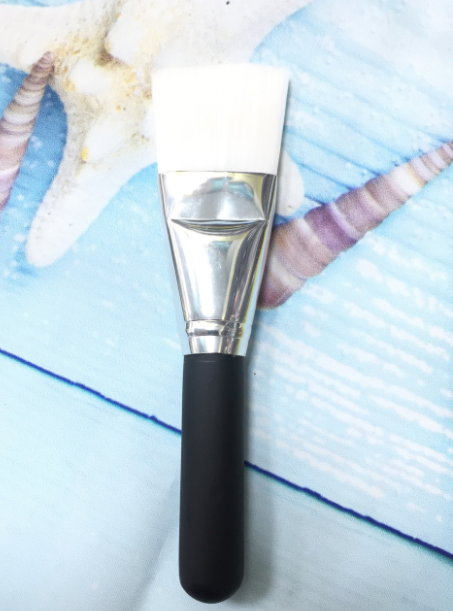 Chổi đắp mặt to cán đen + trắng