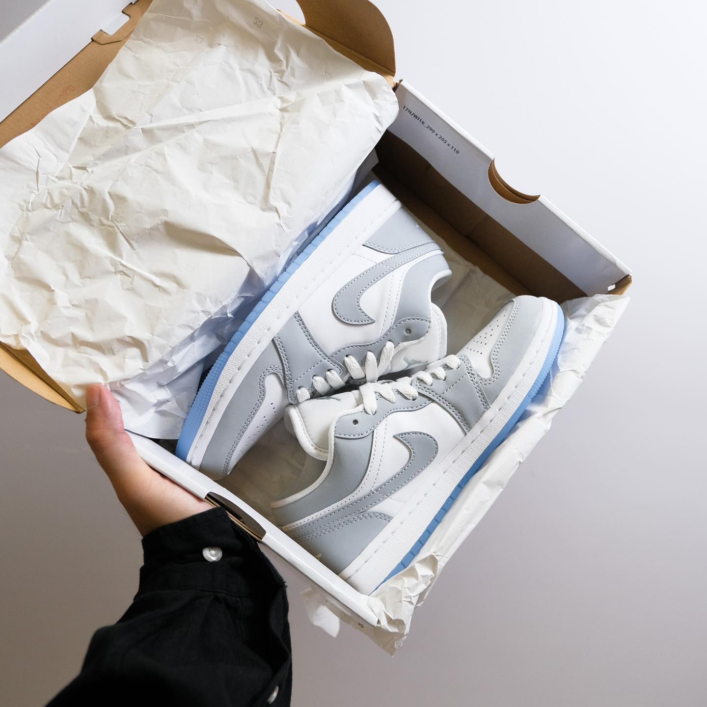 Air Jordan 1 Low 'Wolf Grey'  DC0774-105