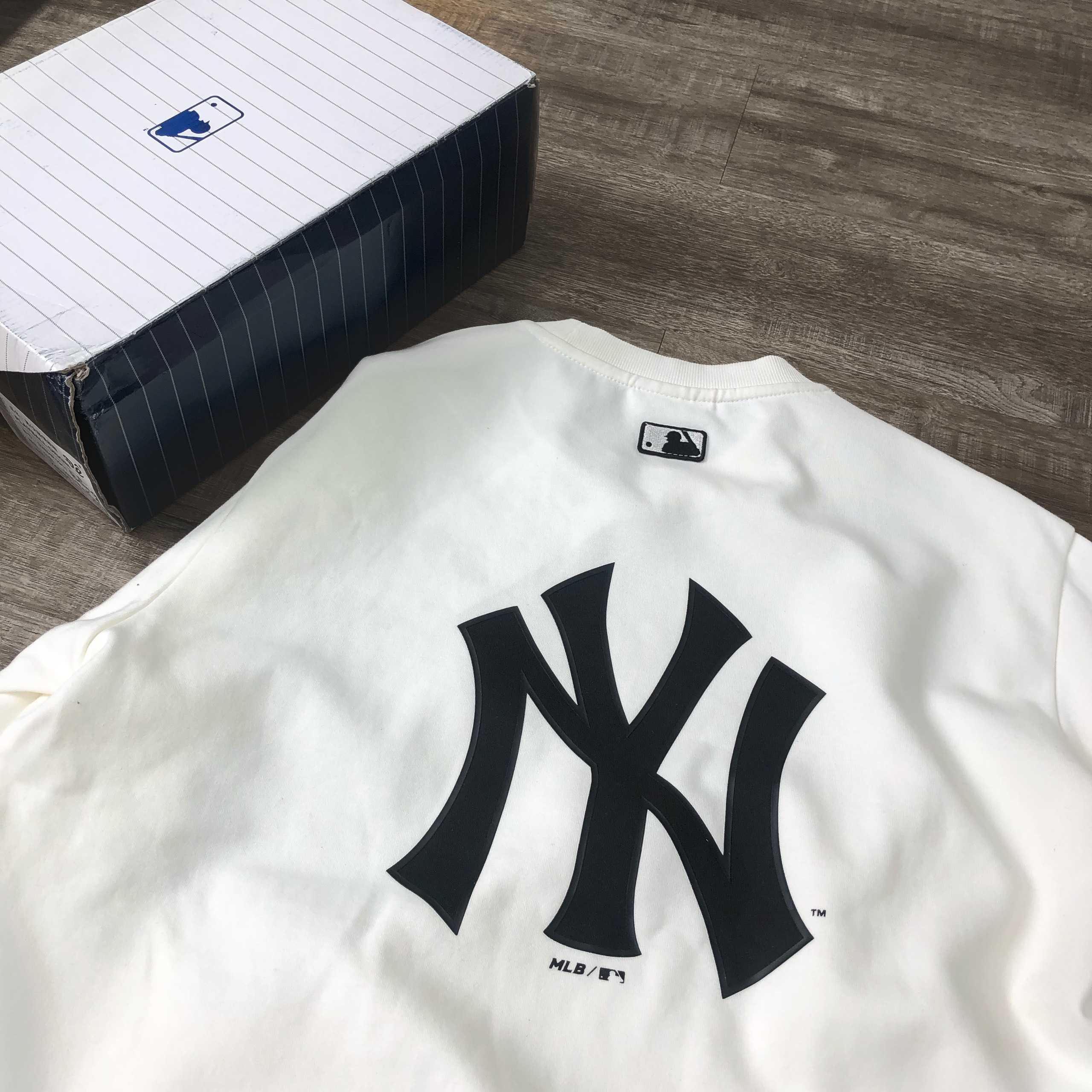 Áo MLB Classic Monogram Full Board Pattern Short Sleeve Tshirt New York  Yankees  Xịn Authentic