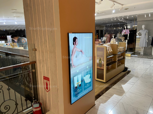 2024/06: Lắp đặt màn hình quảng cáo chuyên dụng 50inch tại Diamond Plaza