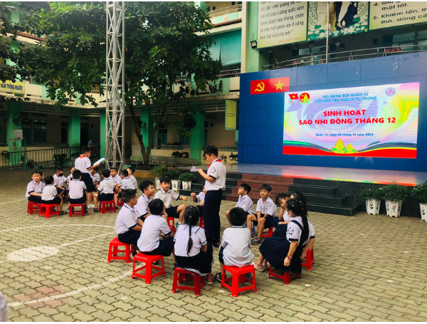 2023/11 : Lắp đặt màn hình LED P5 cabin ngoài trời tại trường tiểu học Lý Tự Trọng quận 12 thành phố Hồ Chí Minh