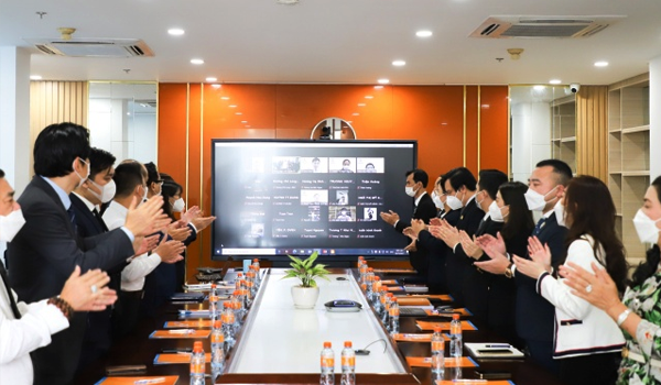 2022/03 - Dự án Tập đoàn BĐS Kim Oanh - Thi công lắp đặt màn hình tương tác IFP 75inch