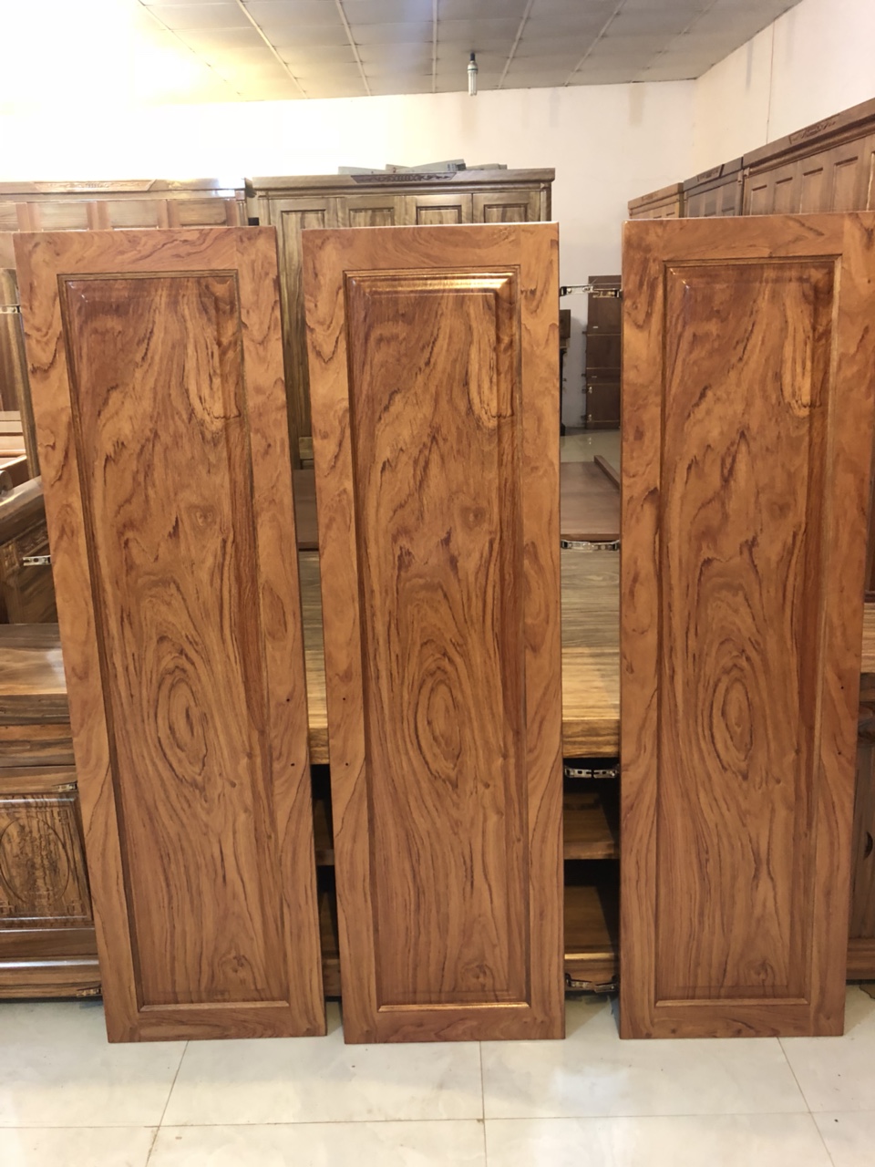 Tủ áo gỗ hương đá