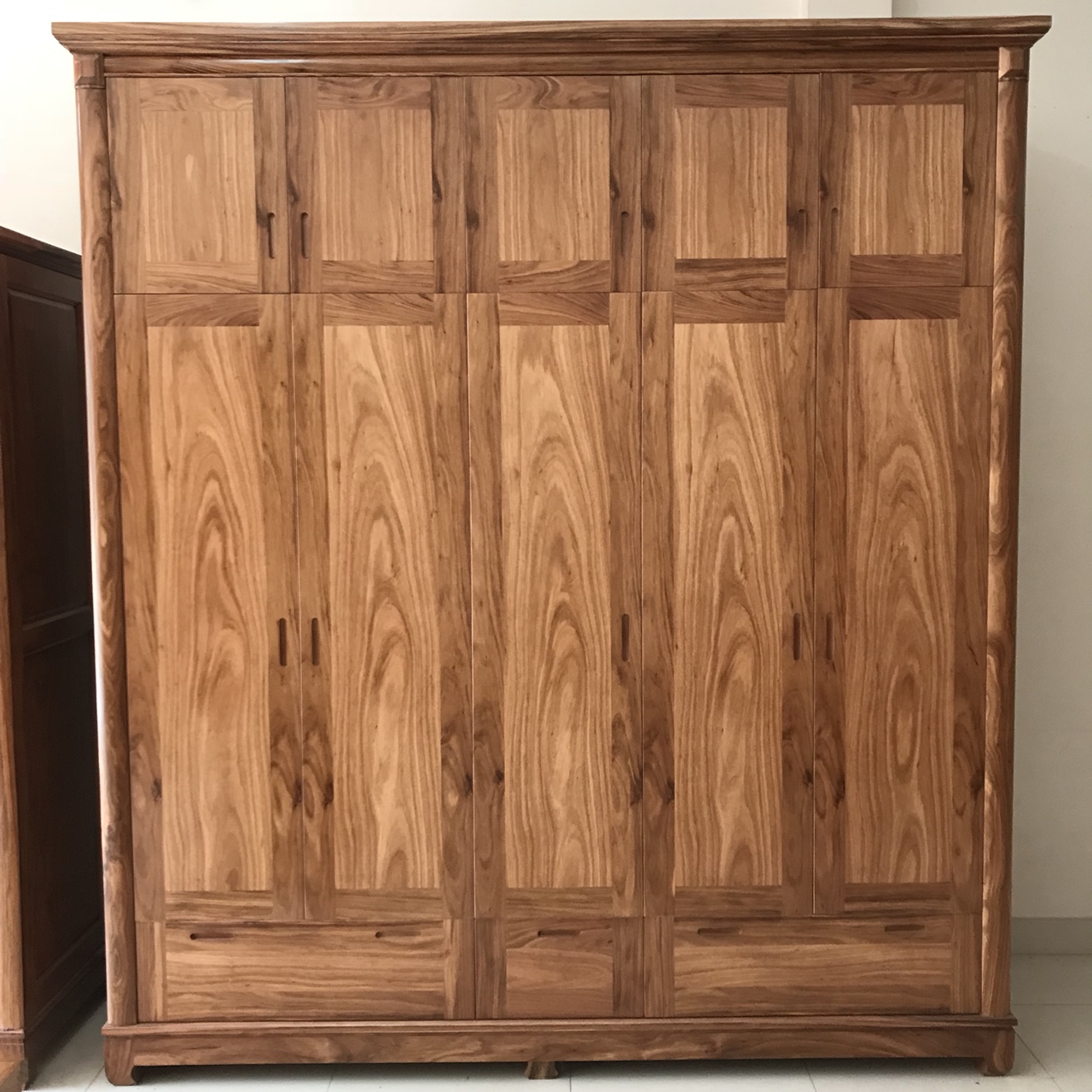 Tủ Áo Hương Vân Xám