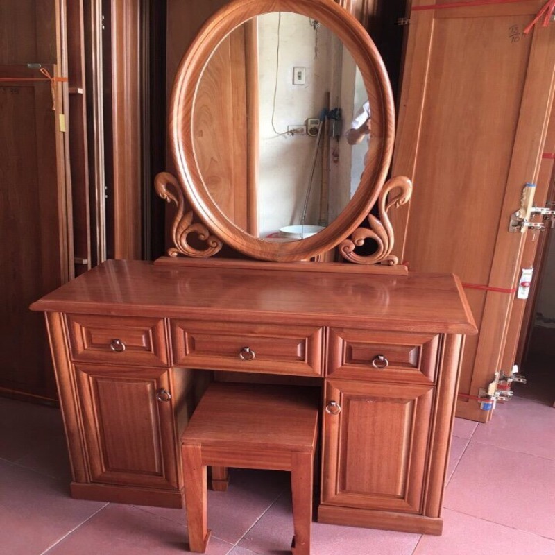 Bàn trang điểm mới 05