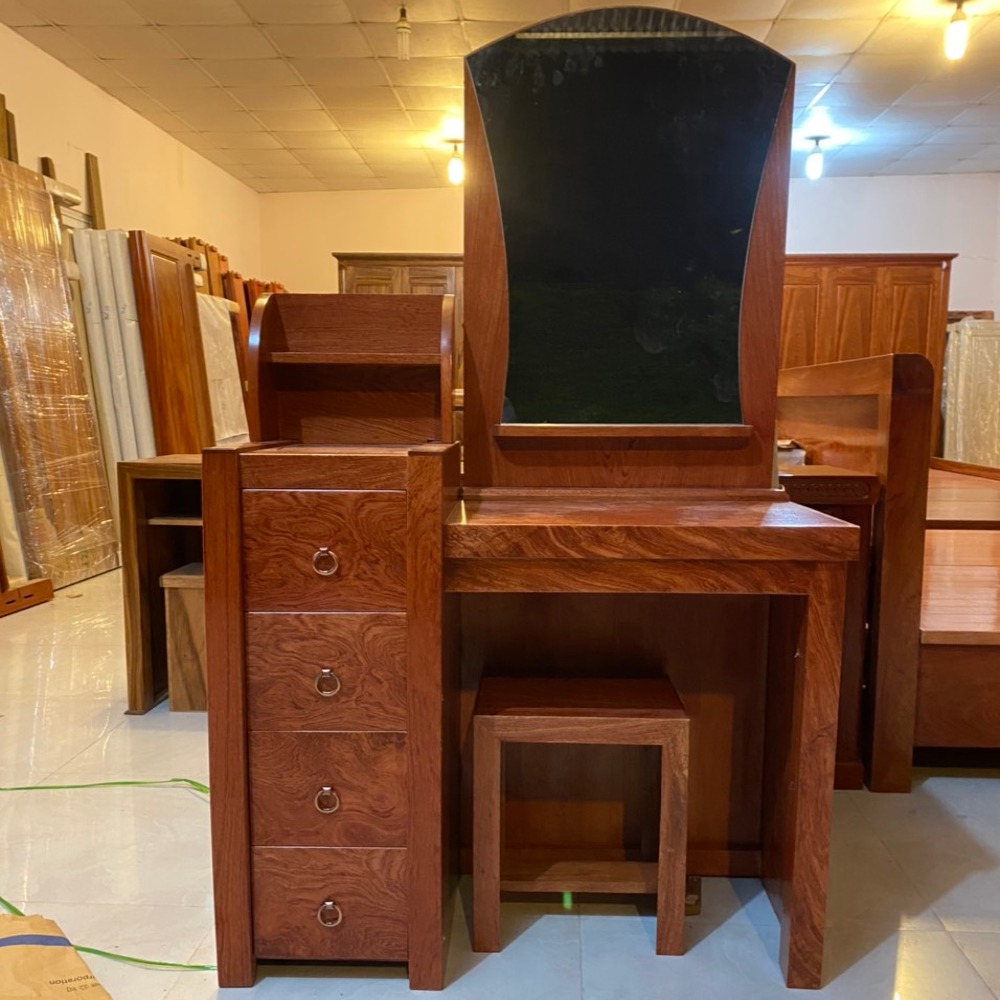 Bàn trang điểm mới 06