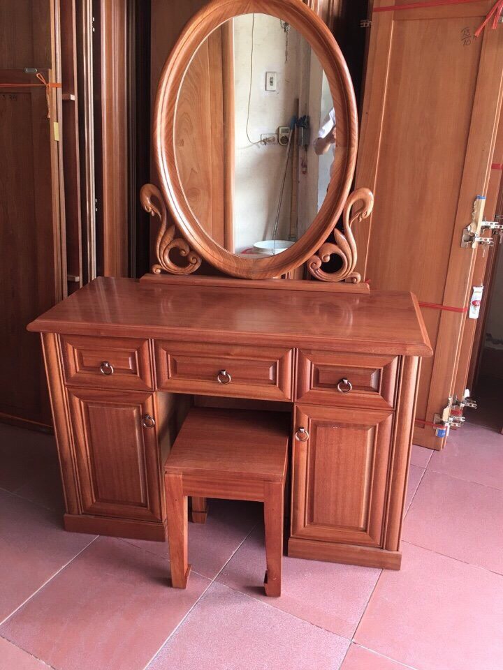Bàn trang điểm gỗ 03