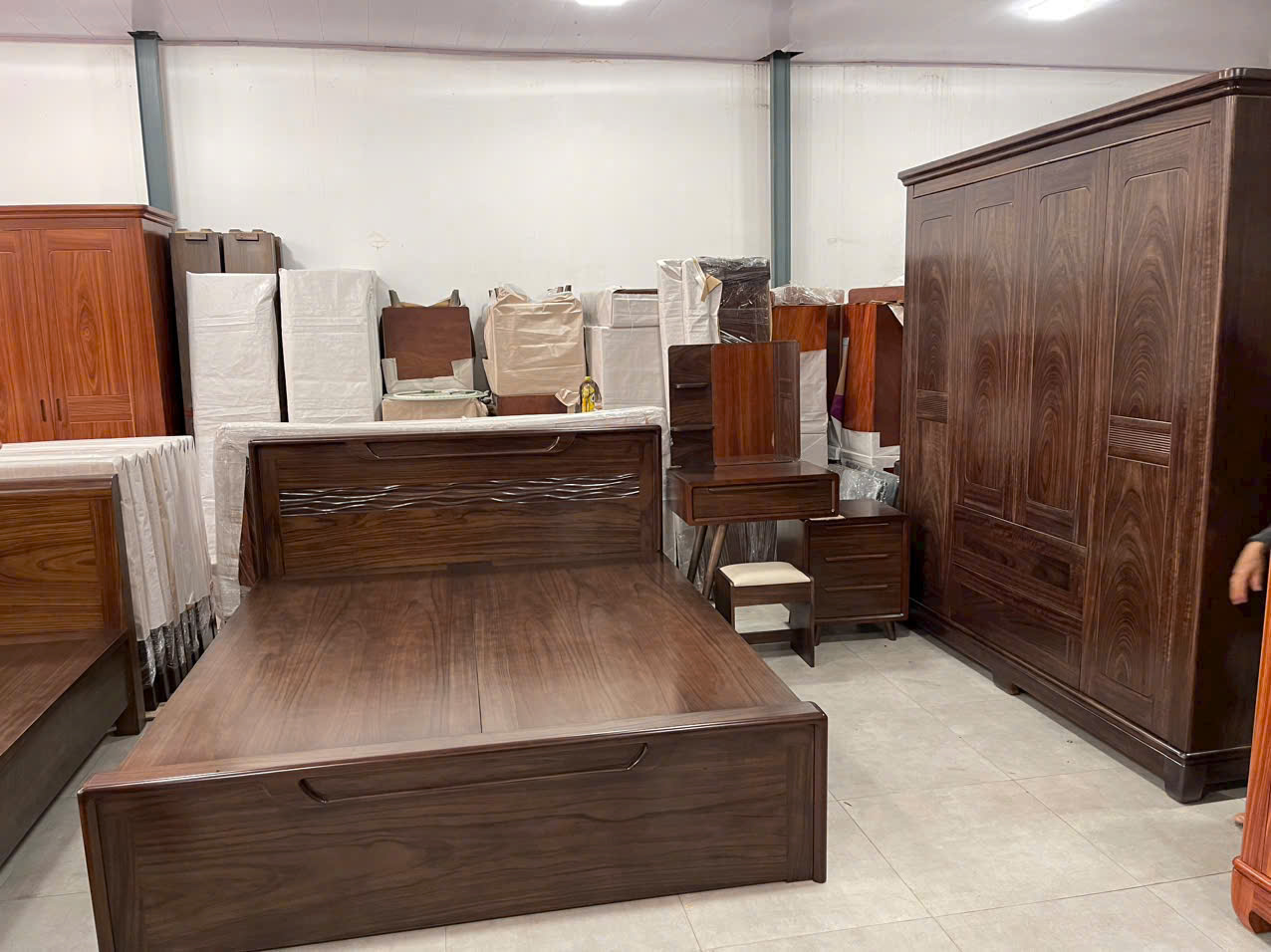 Bộ phòng ngủ gỗ óc chó