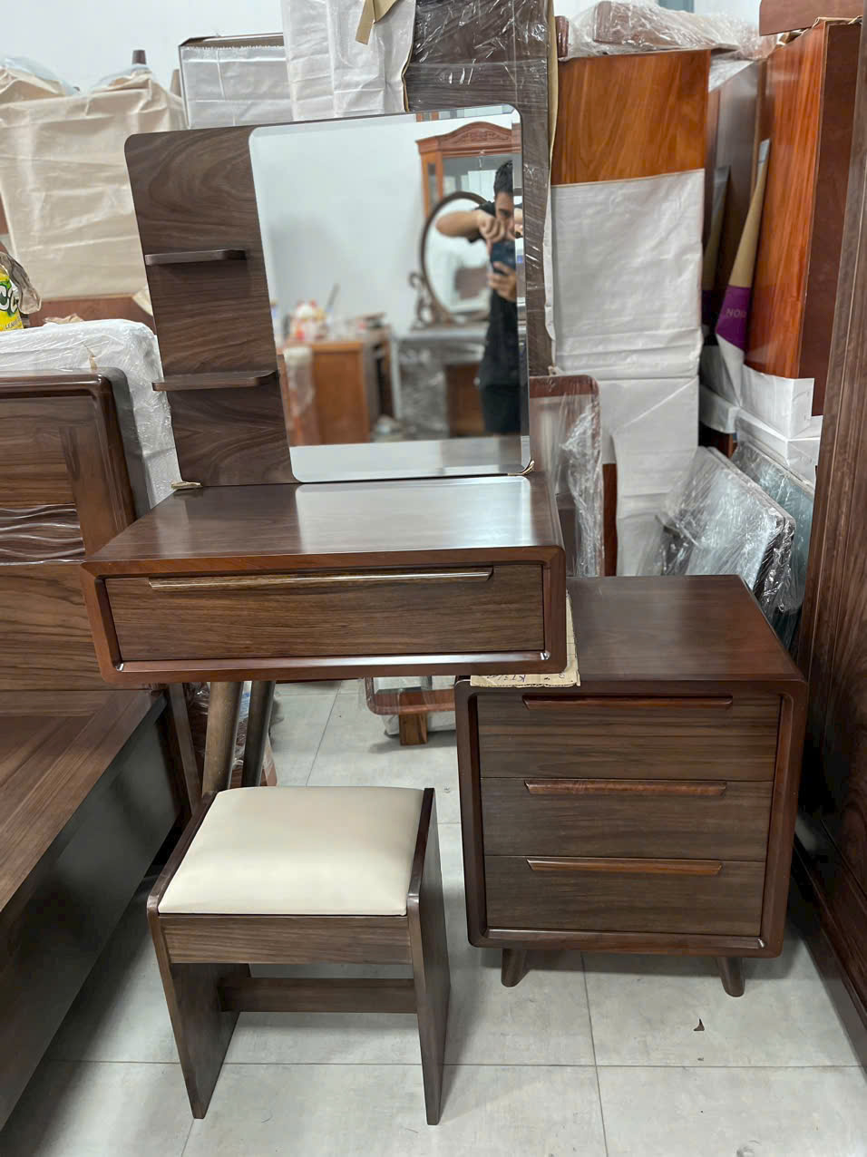 Bộ phòng ngủ gỗ óc chó