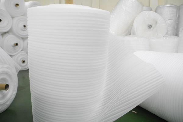 Xốp PE Foam độ dày 0.5mm được sử dụng để bọc lót, giảm sốc nhẹ