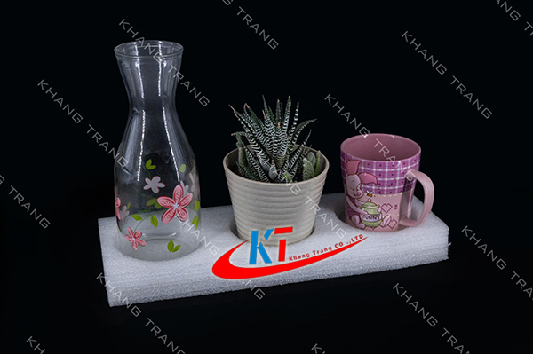 Ứng dụng của xốp PE Foam định hình dạng tấm dùng để kê, lót hàng hóa