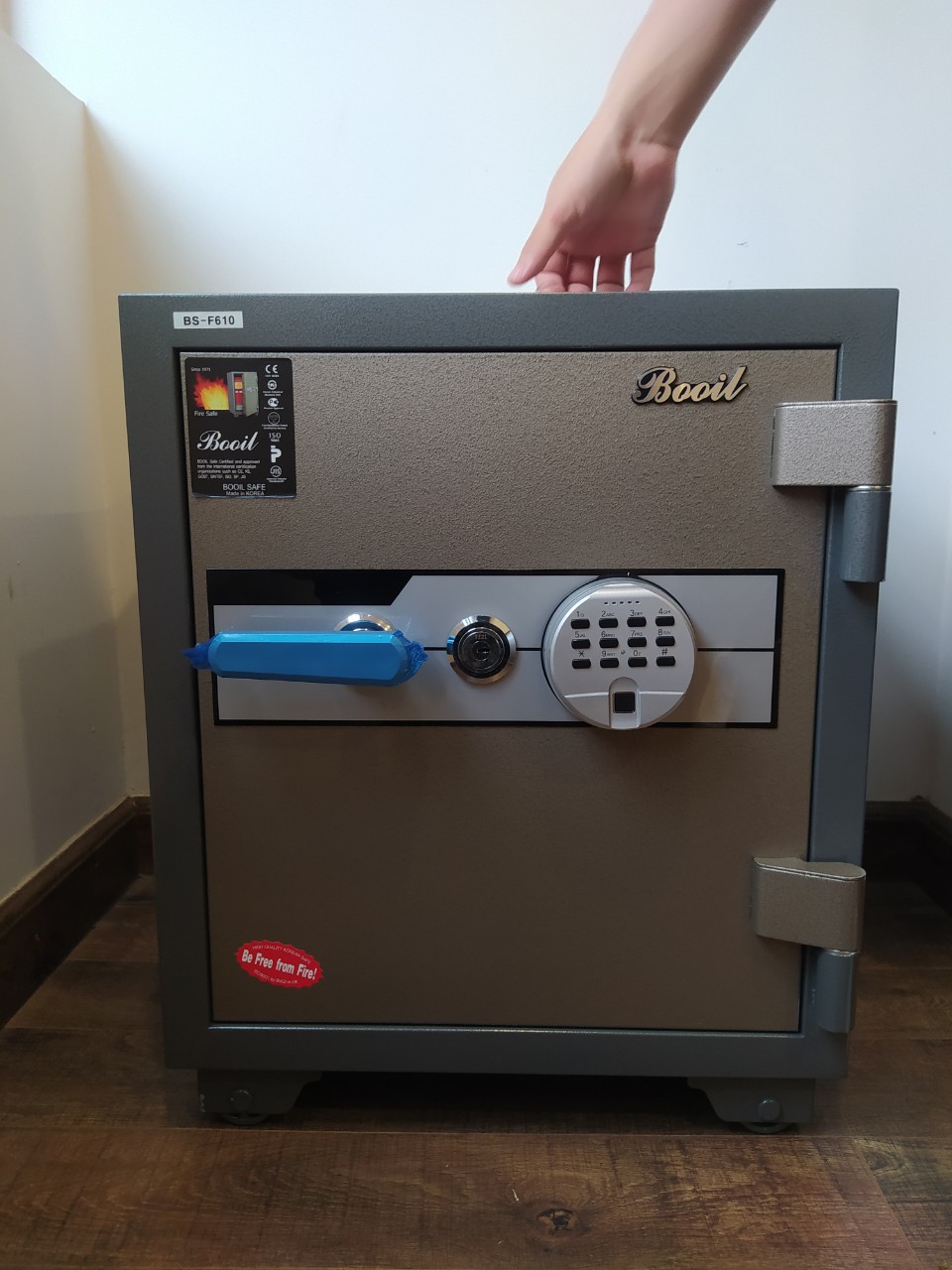 Két điện tử vân tay Booil BS-F670