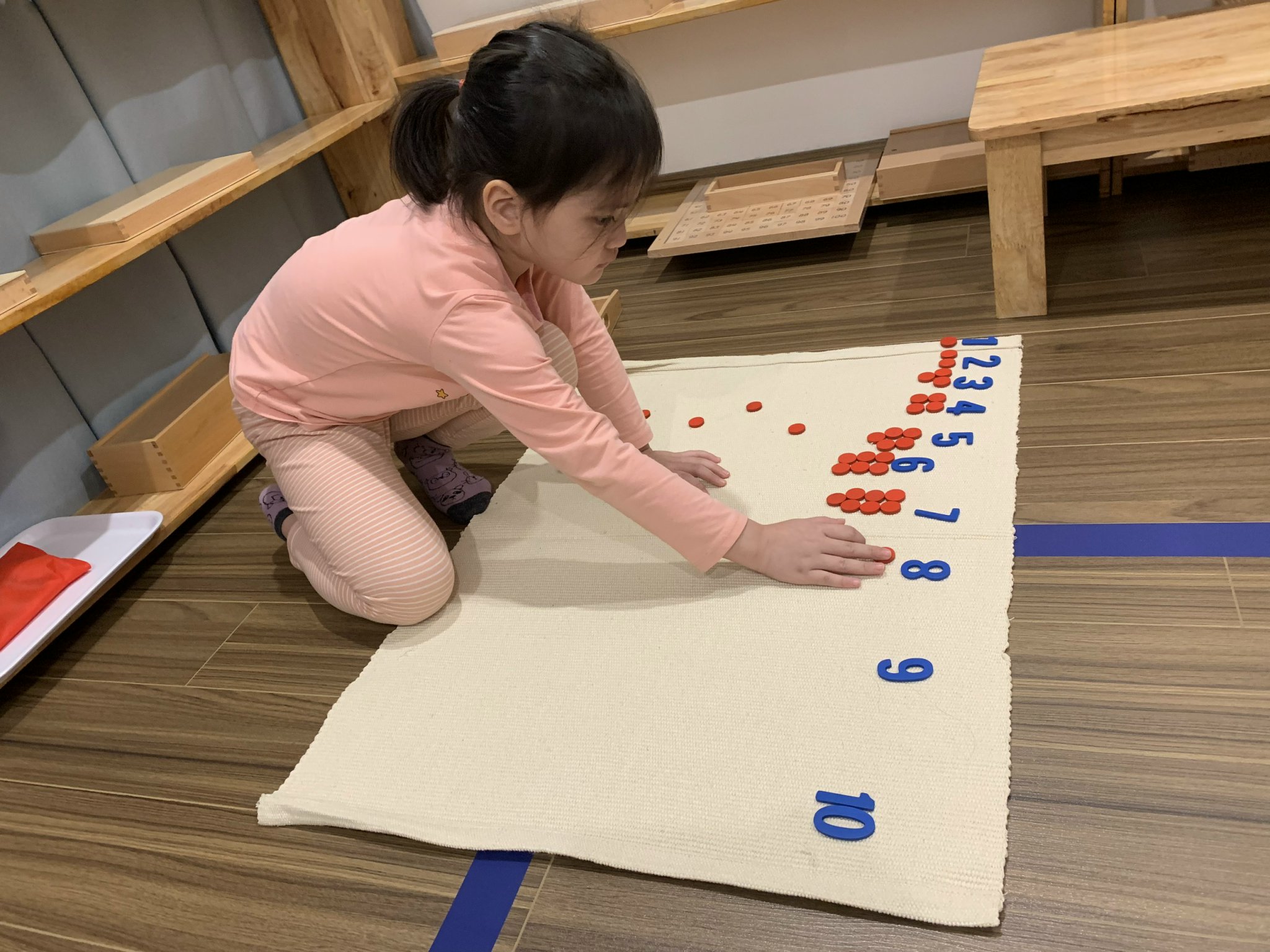 KHÁM PHÁ GIỜ HOẠT ĐỘNG CÁ NHÂN MONTESSORI TẠI LỚP HỌC CỦA TRẺ 3-6 TUỔI