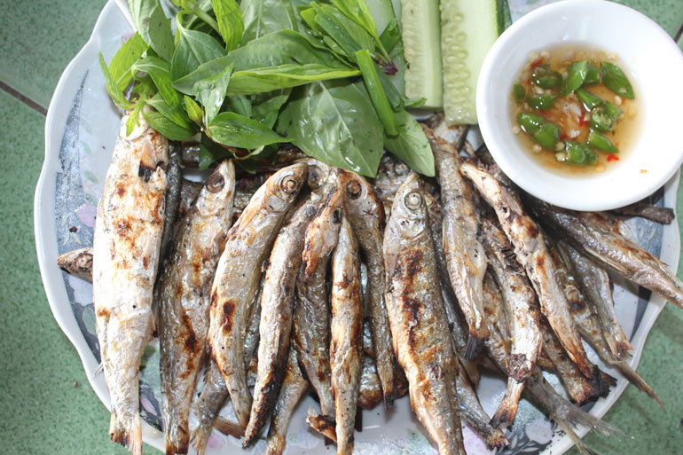 Cá mương Sông Đà nướng thơm ngon