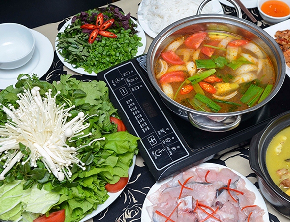 Lẩu cá chiên chua chua cay cay