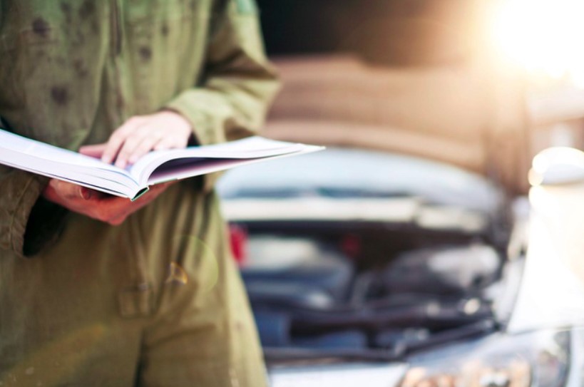 VÌ SAO NÊN ĐỌC SÁCH HƯỚNG DẪN SỬ DỤNG Ô TÔ ÍT NHẤT MỘT LẦN ĐỂ PHÒNG THÂN