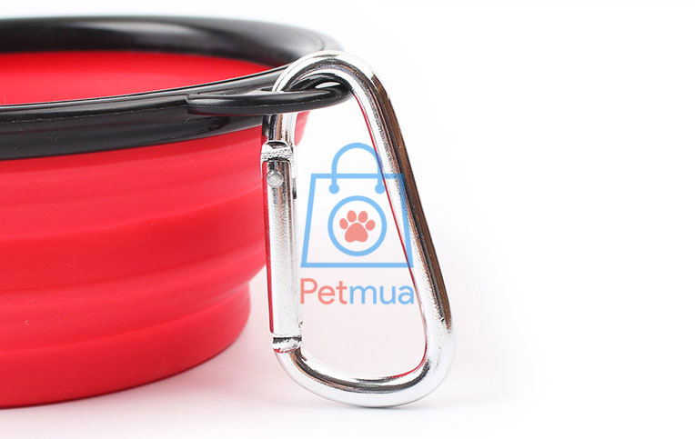 Bát gấp du lịch có móc treo nên bạn dễ dàng mang theo và móc vào bất kỳ đâu