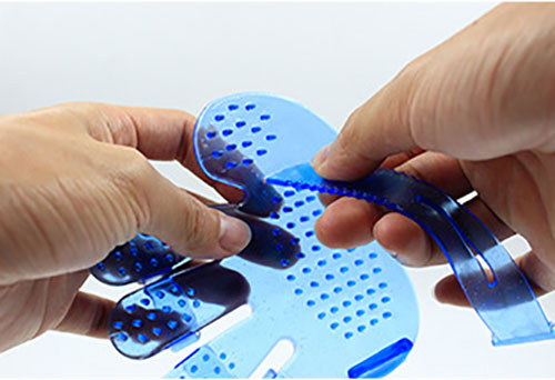 Găng tay tắm massage cho chó mèo có thể thay đổi kích thước theo tay