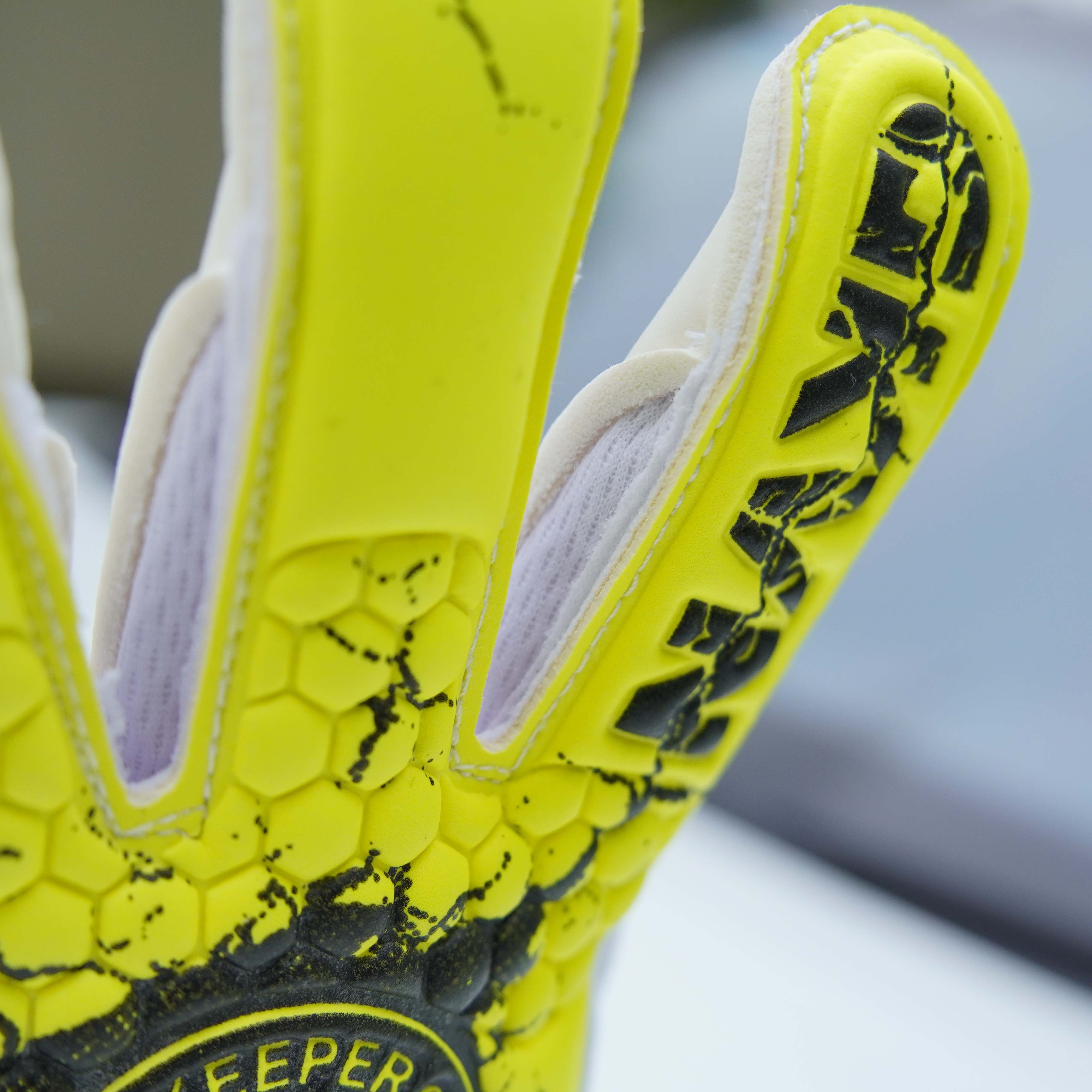 Găng Tay Thủ Môn Phá Special Pro Giga - Neon