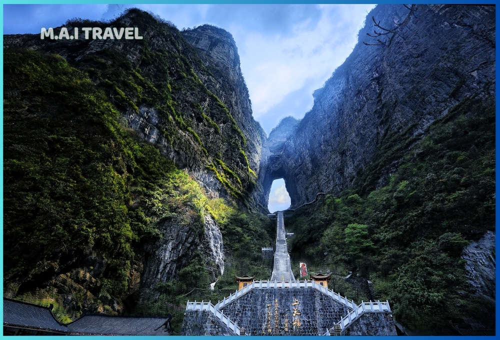 Tour Phượng Hoàng Cổ Trấn Tết 2025 • Khám Phá Trương Gia Giới - Thiên Môn Sơn