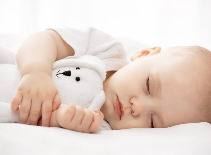 TRỊ HO CHO TRẺ BẰNG TINH DẦU TRÀM