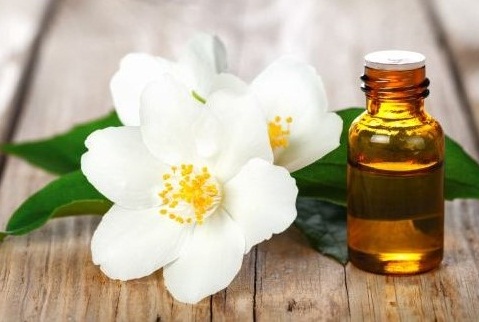MỘT SỐ CÁCH ĐỂ SỬ DỤNG TINH DẦU HOA LÀI