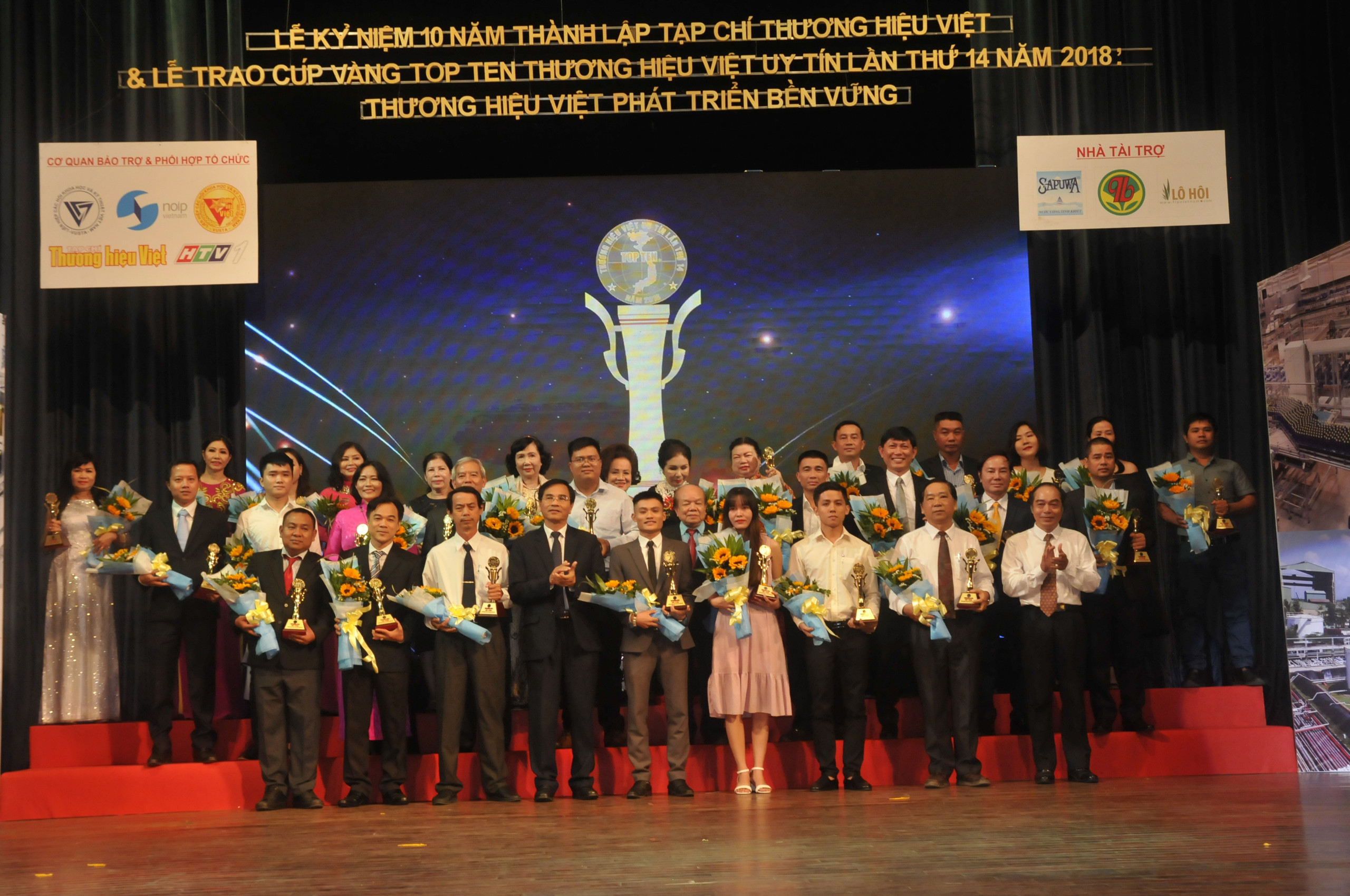 phuongnam-nhan-cup-3