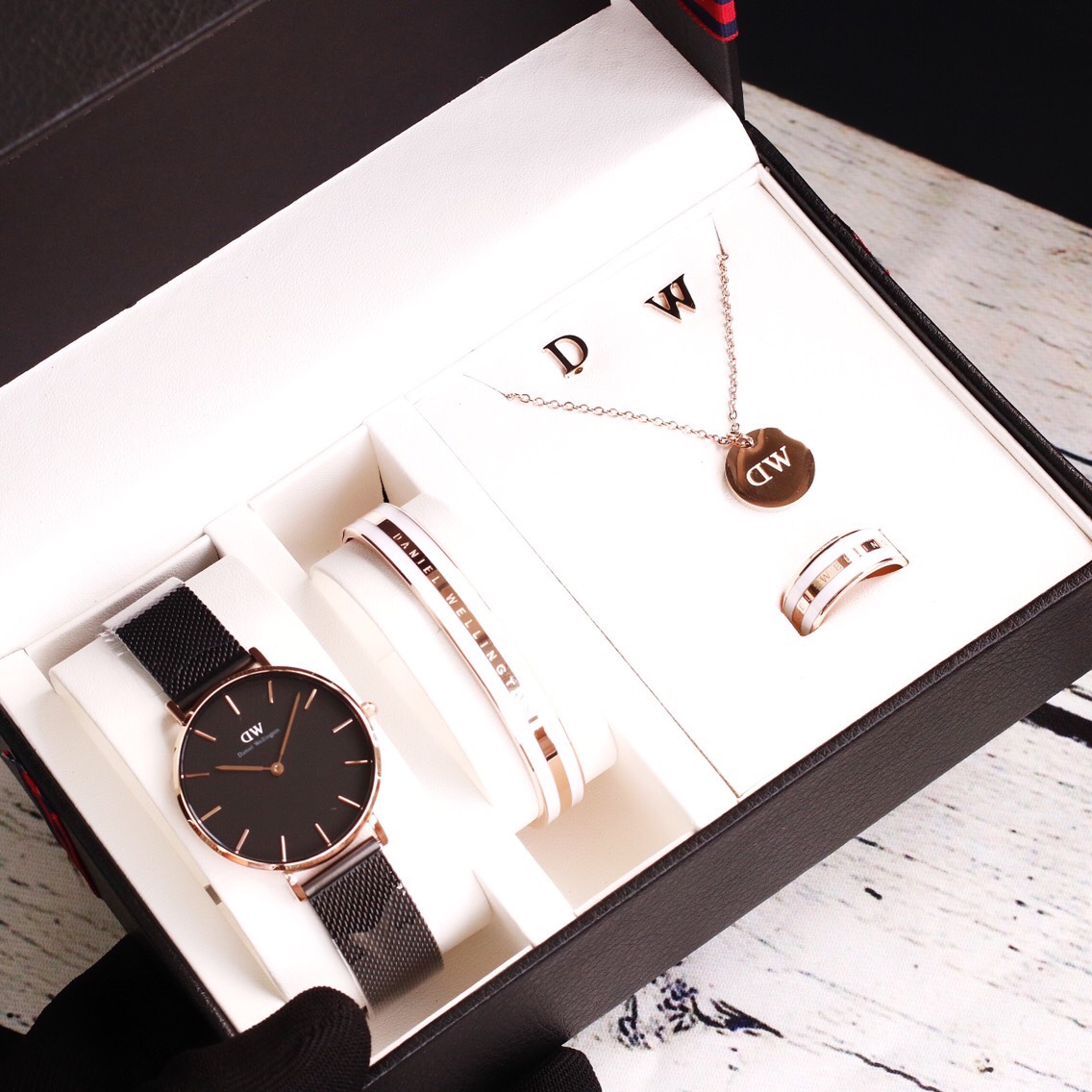 Set Đồng Hồ Nữ DW Daniel Wellington Classic Petite Ashfield Black Vỏ vàng hồng