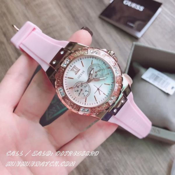 Guess w1053l3 top