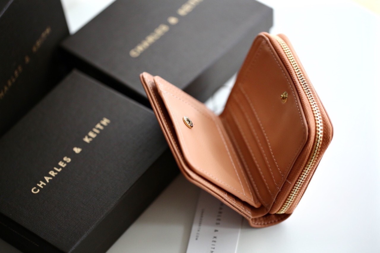 V CHARLES KEITH MINI V CHARLES KEITH MINI