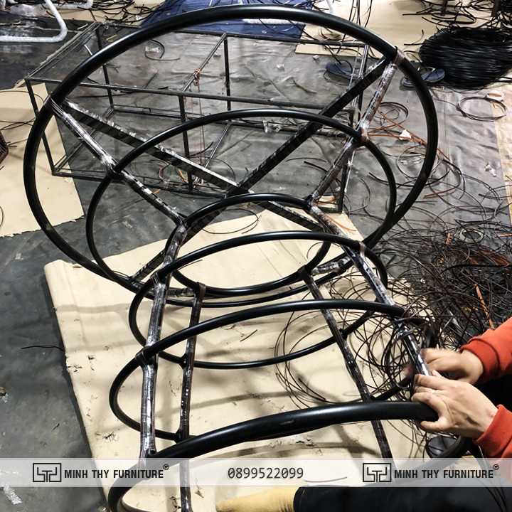 Bộ bàn ghế nhựa giả mây MT 2A240 8 Khung bộ bàn ghế MT2A240