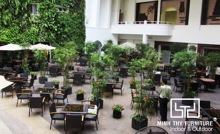 BÀN GHẾ CAFE NHỰA GIẢ MÂY MT2A30