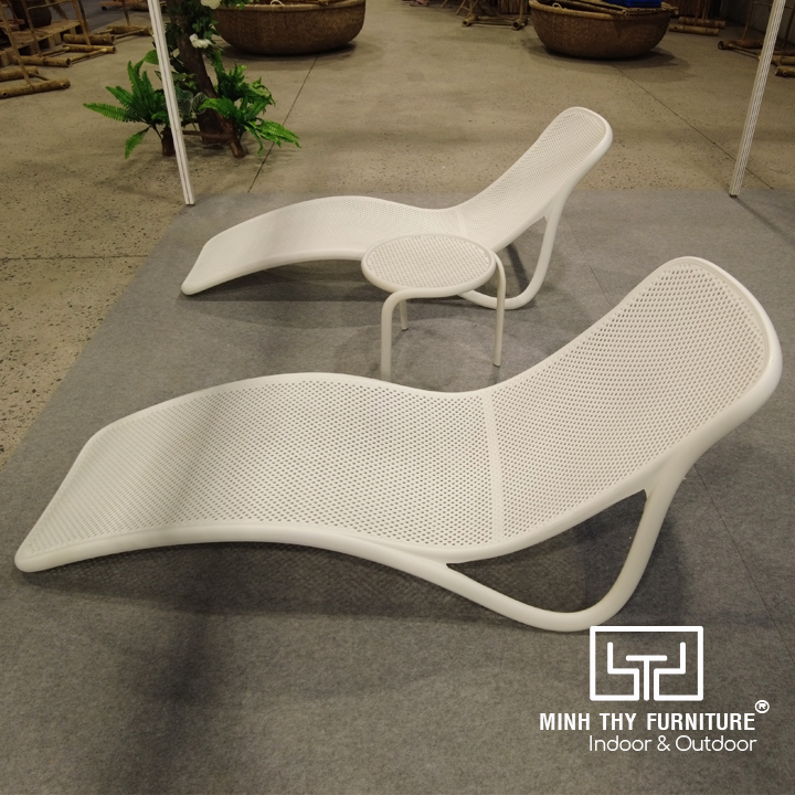 Ghế hồ bơi nhựa PP MTN3066 hiện đại đặt ngoài trời