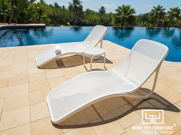 Ghế hồ bơi nhựa PP MTN3066 hiện đại đặt ngoài trời