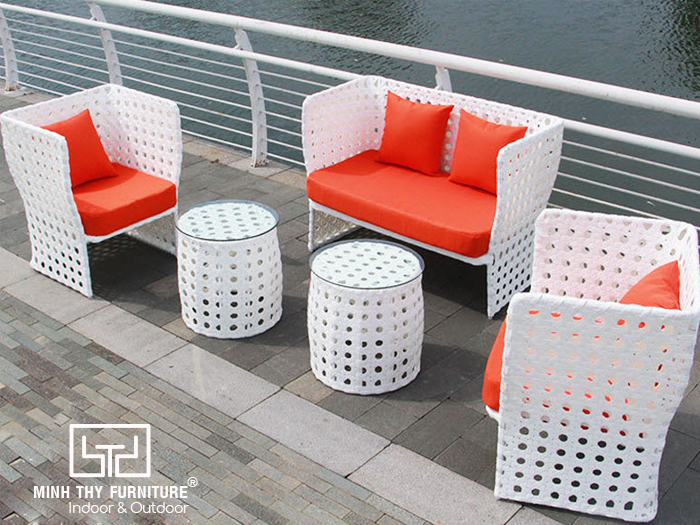 Sofa mây nhựa có nhiều màu sắc