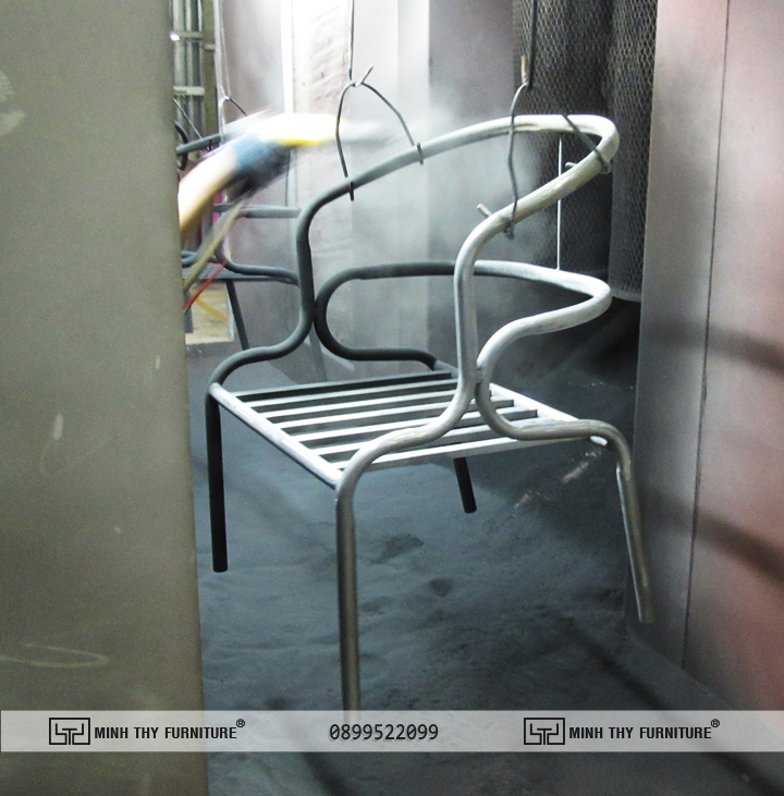 Hướng dẫn đan ghế cafe mây nhựa MT 2A229 4 Sản phẩm đang trong quá trình xử lý sơn tĩnh điện