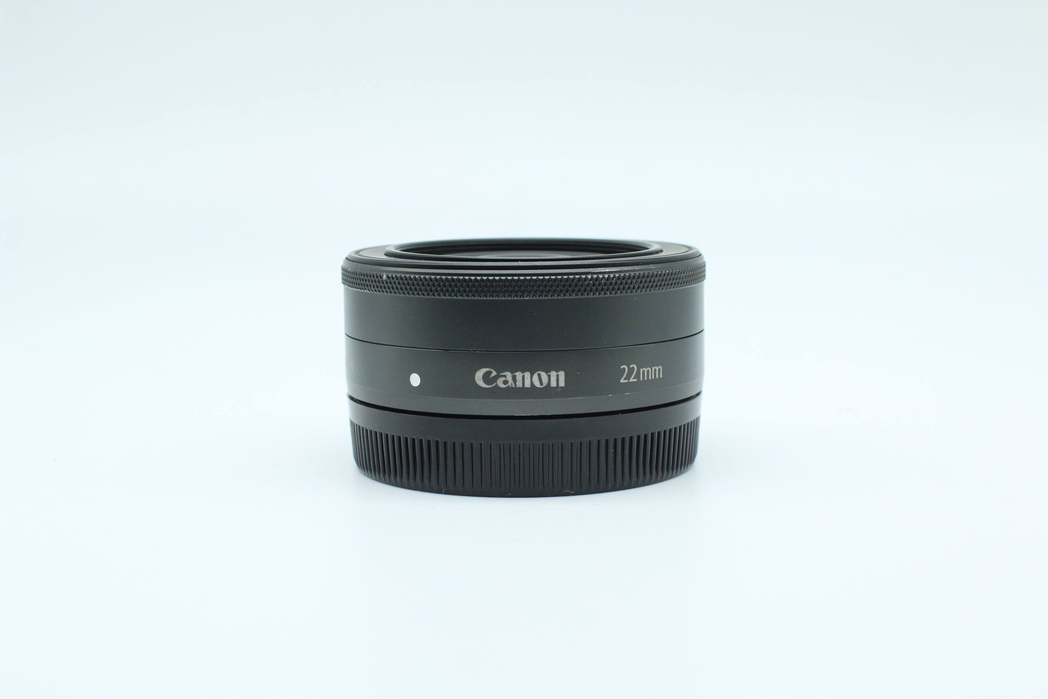 ong-kinh-canon-ef-m-22mm-f1-2-stm-den