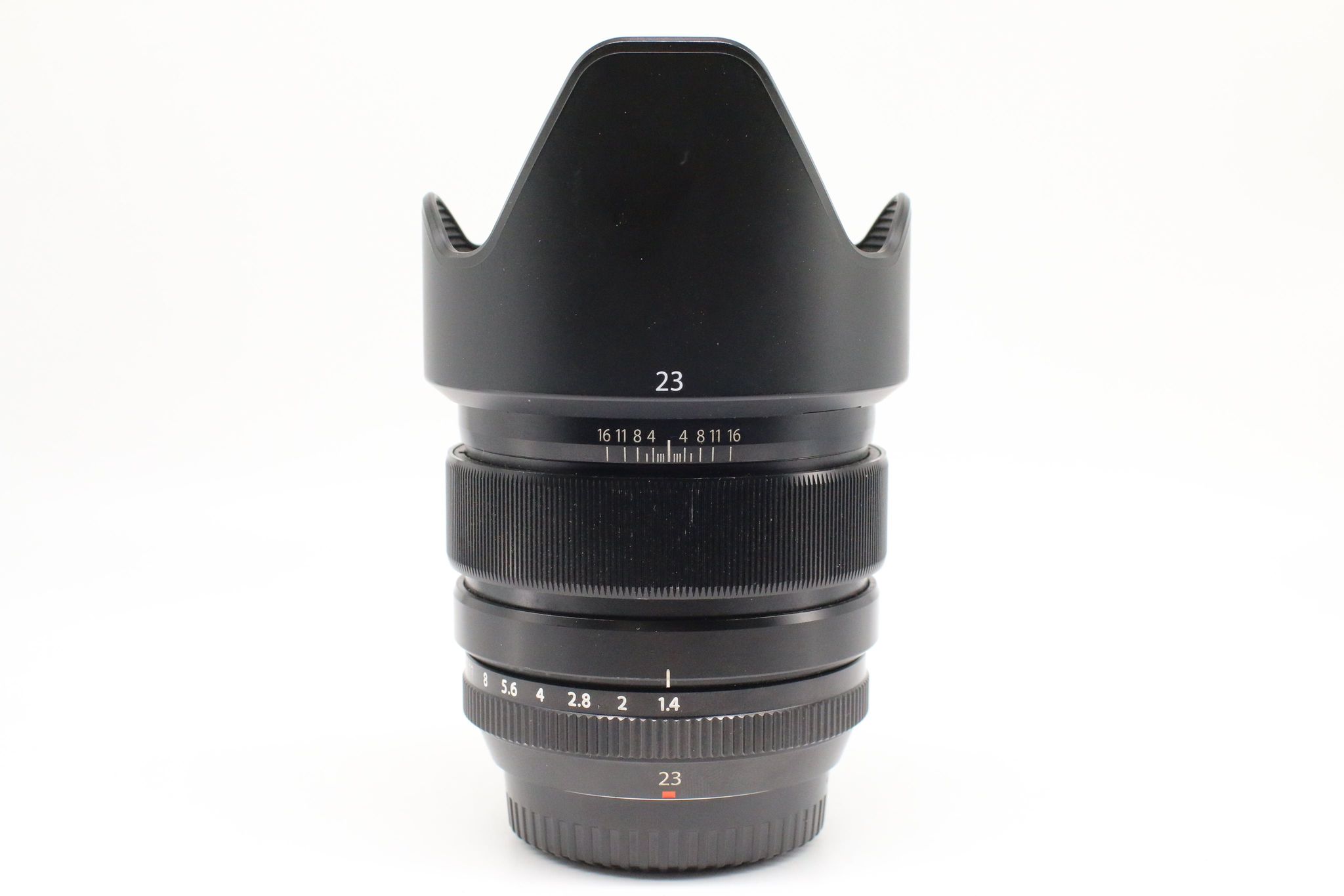 Ống kính Fujifilm XF 23mm f/1.4 R kèm hood