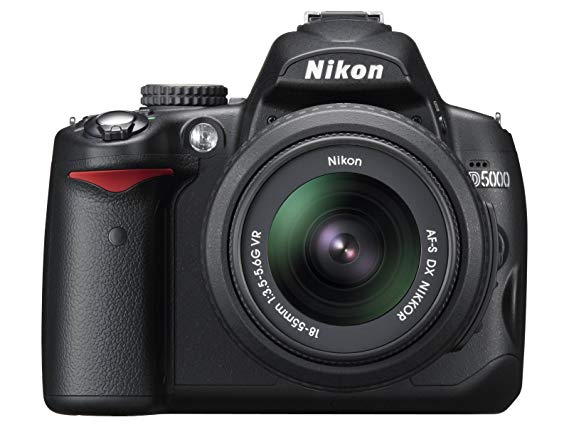 Nikon D5000 + Lens 18-55mm f/3.5-5.6G VR