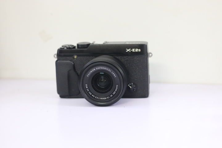 Fujifilm X-E2s Kèm ống 15-45mm f3.5-5.6 OIS PZ