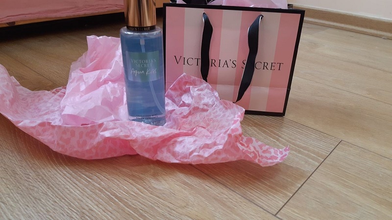 Xịt thơm Victoria Secret