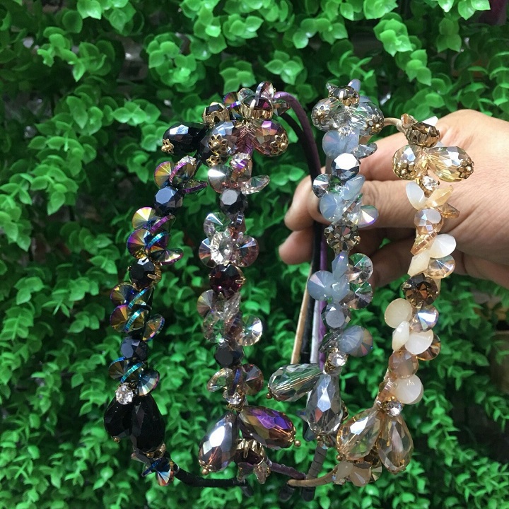 Cài băng đô xoàn màu pha lê