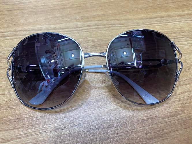 Kính nữ Gucci logo cá sấu K680