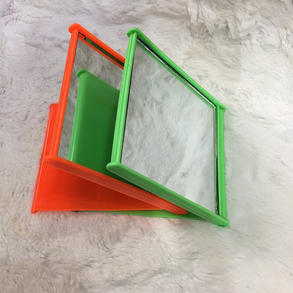 Kiếng soi vuông tròn nhựa rẻ bỏ ví VN