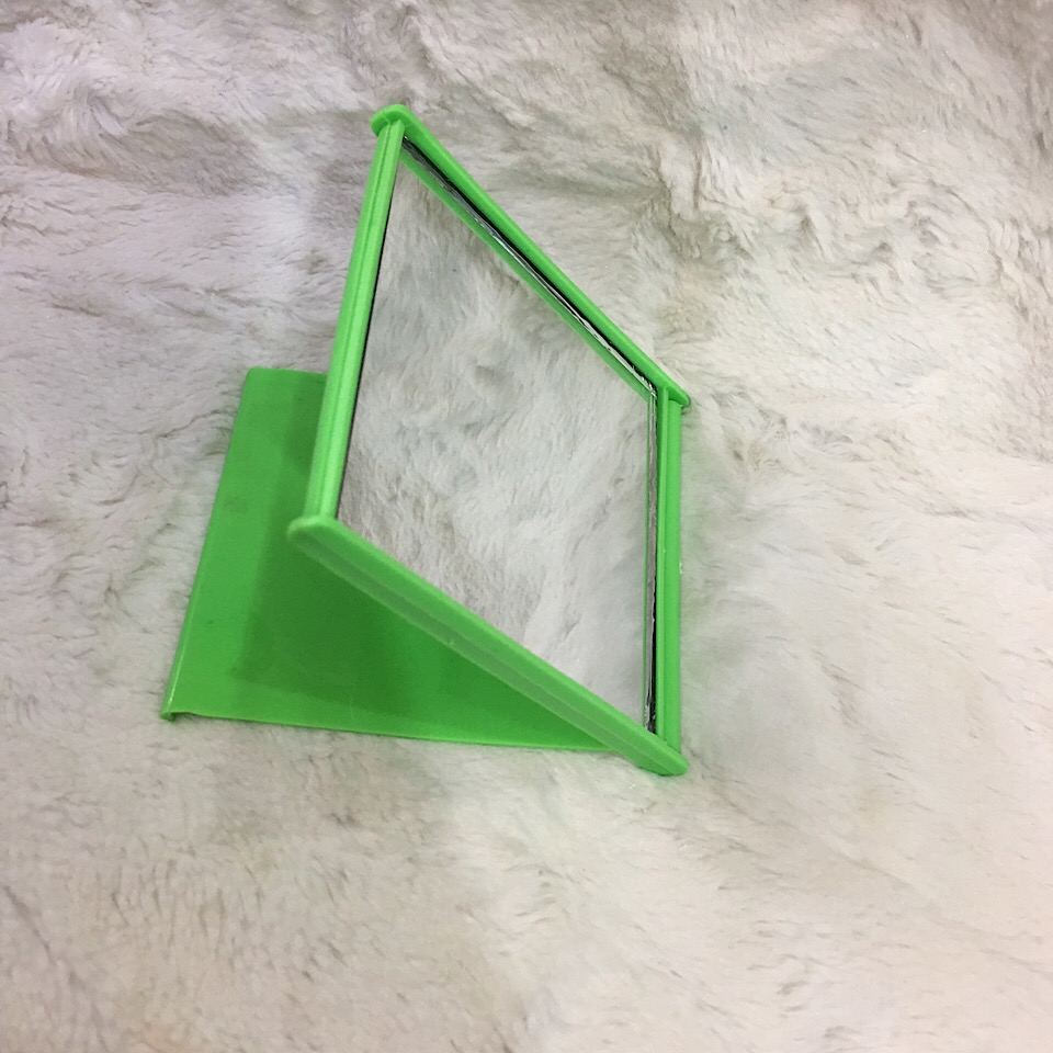 Kiếng soi vuông tròn nhựa rẻ bỏ ví VN