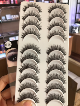 Lông mi KAZUMI khay 10 đôi.