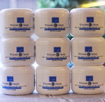 Dưỡng mềm da, massage  Vitamin E