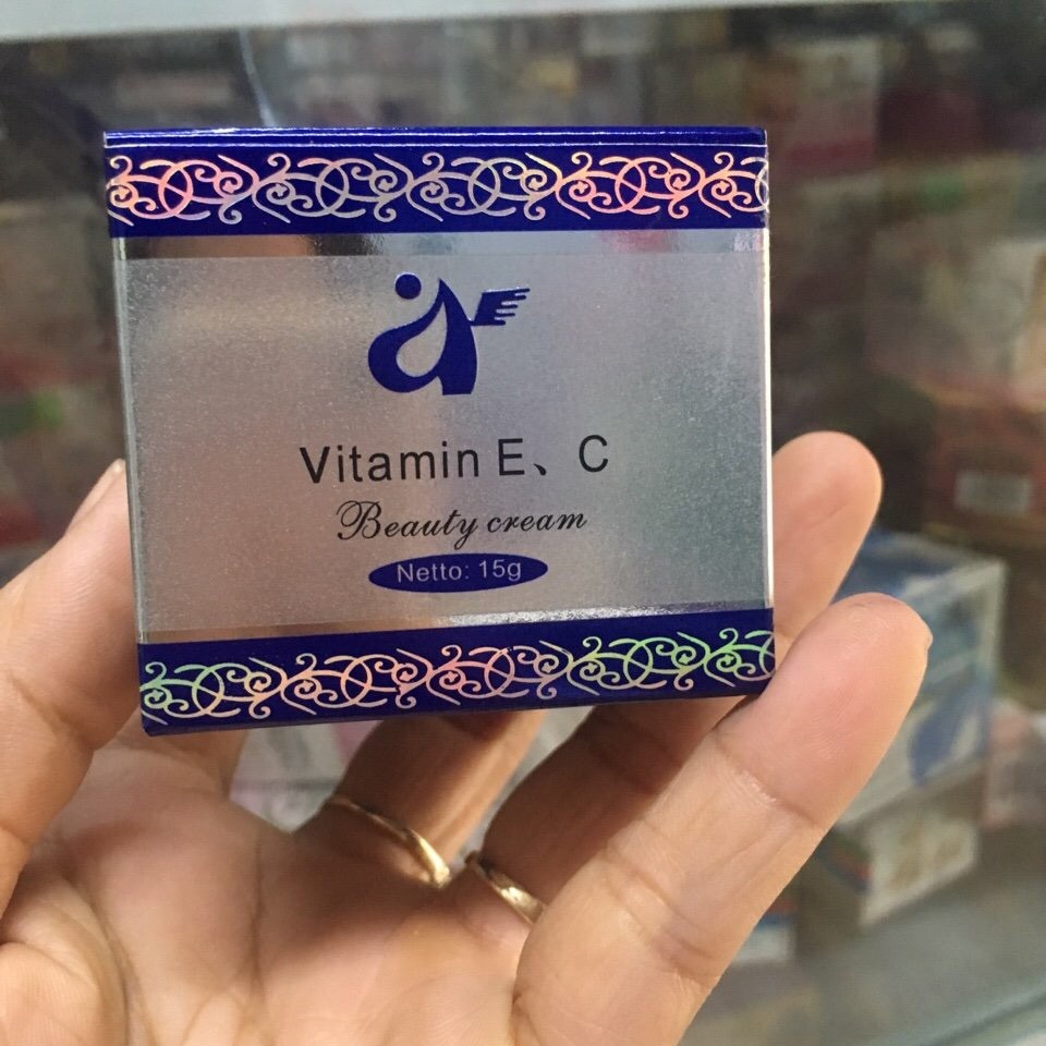 Kem dưỡng trắng da vitamin EC